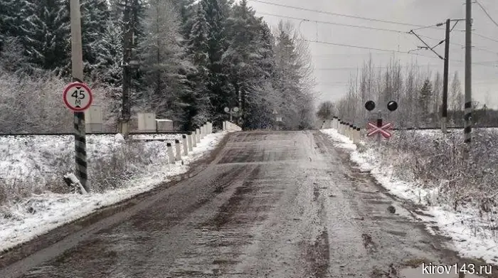 On March 28, the crossing near the village of Mokretsy will be closed to drivers.