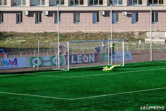Dynamo's footballers failed again.