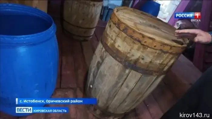 В Истобенске два поколения семьи Зыковых выращивают и солят огурцы по особому рецепту.