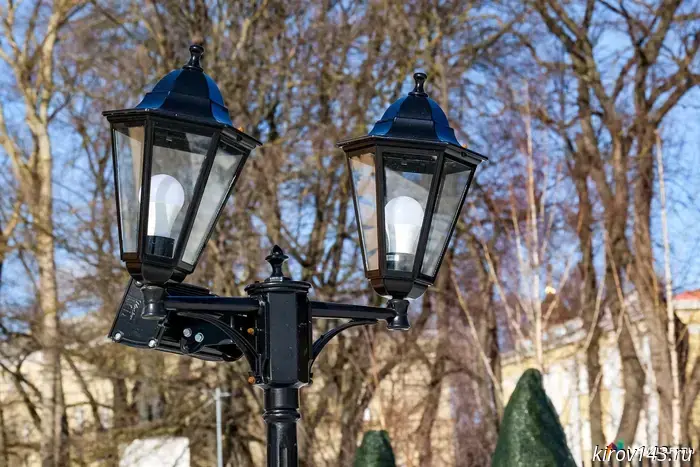 In Kirov, street lighting is repaired daily.