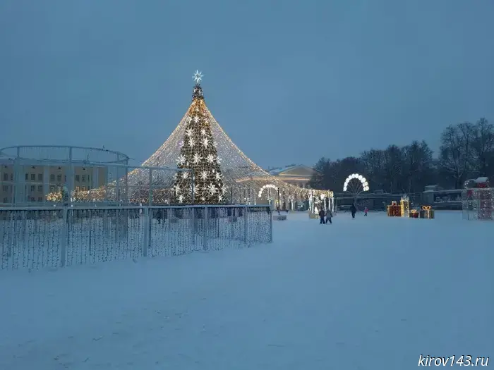 Вячеслав Симаков: горки на Театральной площади появятся в ближайшие дни