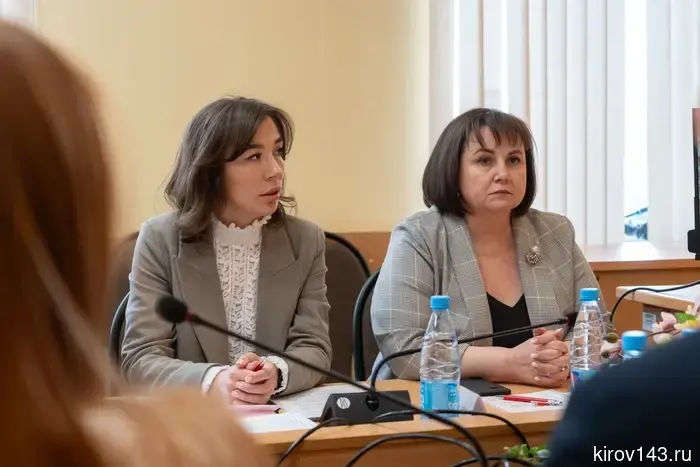 На базе ВятГУ Александр Соколов провел встречу с обновленным составом молодежного совета.