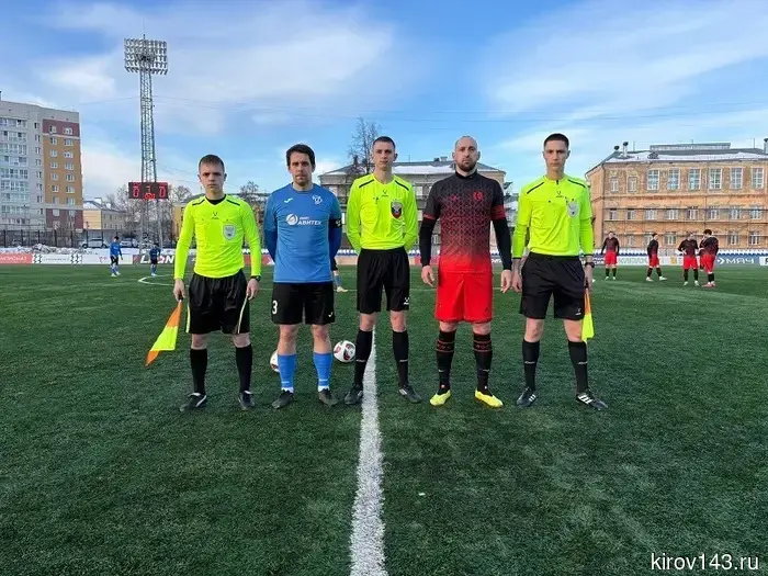 «Факел» едва не уступил чемпиону.