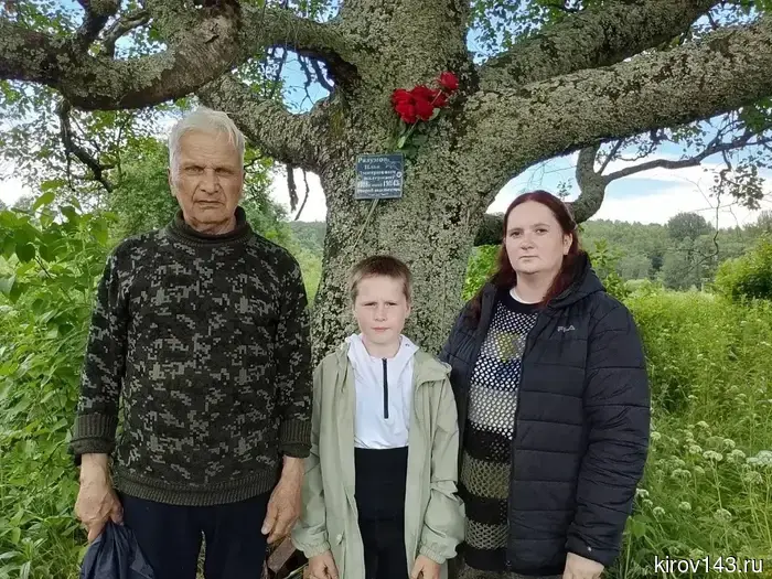История, которую нельзя забыть: Молодая Гвардия Единой России организовала поездку родных героя к месту его захоронения подо Ржевом