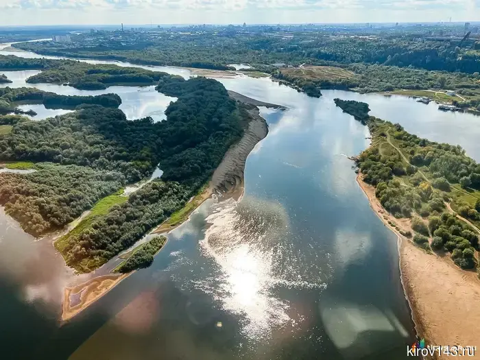 Amateur meteorologists promise heat in Europe and rain in Russia.
