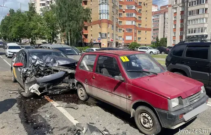 Five people were injured in a massive accident on Lenin Street.
