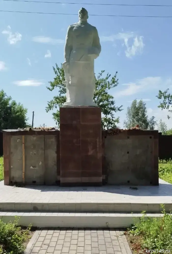 The repair of the monument to fallen soldiers in Kolyanur has been delayed.