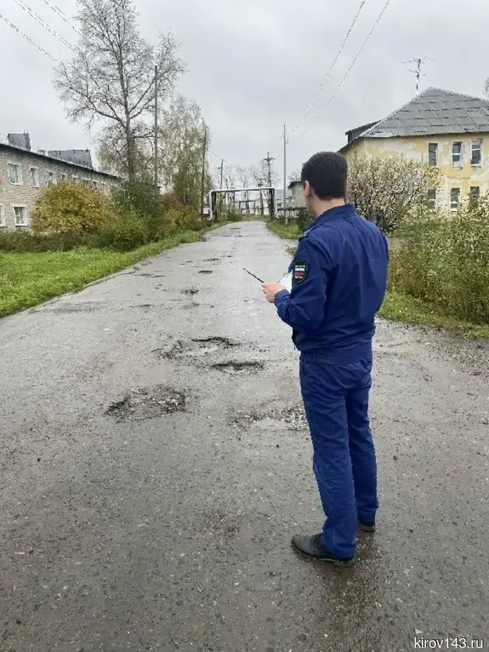 В Мурашах проведут ремонт поврежденной улицы Азина.