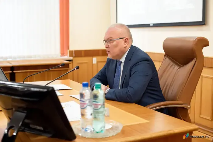 Sokolov on the school in Lyangasovo: "If there is a threat to life and health, it must be closed."