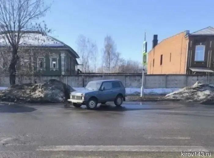 В Слободском районе водитель китайского SUV насмерть сбил пешехода.