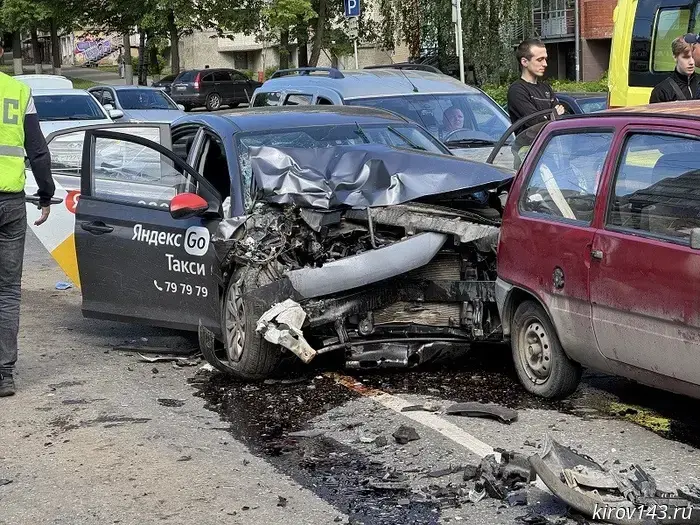 A terrible accident occurred on Lenin Street: eight cars collided