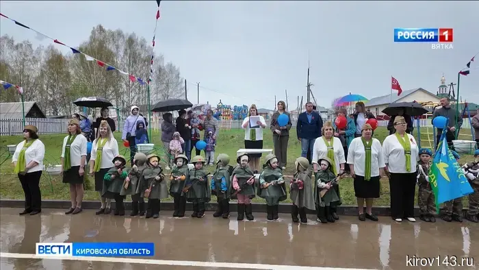 Воспитанники детского сада села Среднеивкино приняли участие в параде Победы