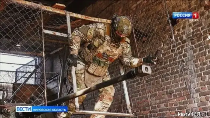 В Кирове открылась выставка в честь бойцов СВО «Знай своих»