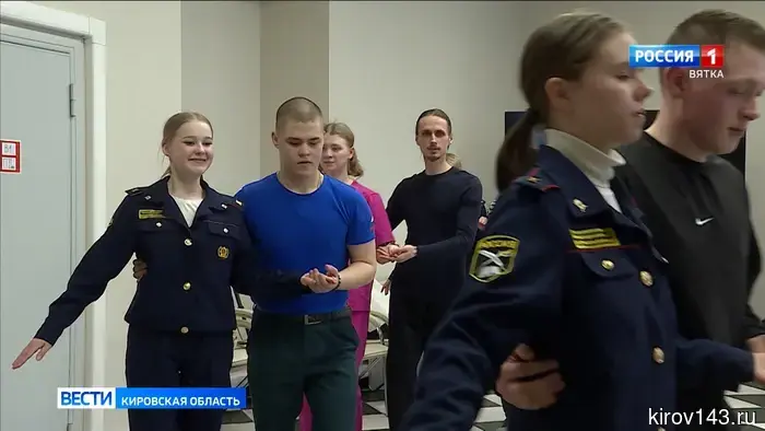 Около 100 жителей Кирова будут участвовать в Бале Победы, который пройдет 9 мая на Театральной площади.