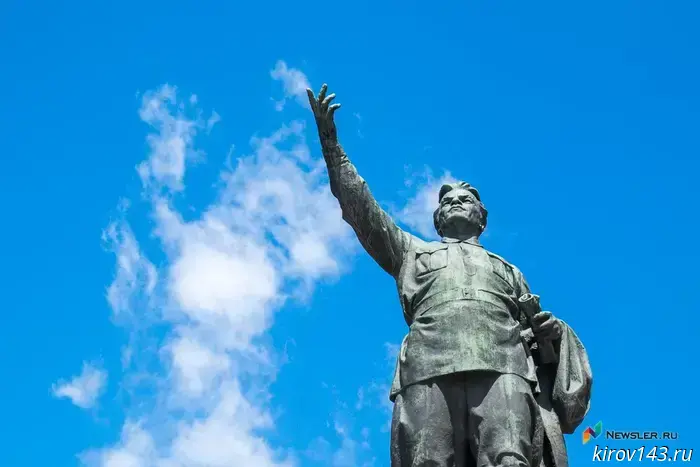 The first silvery clouds shone over the Kirov region