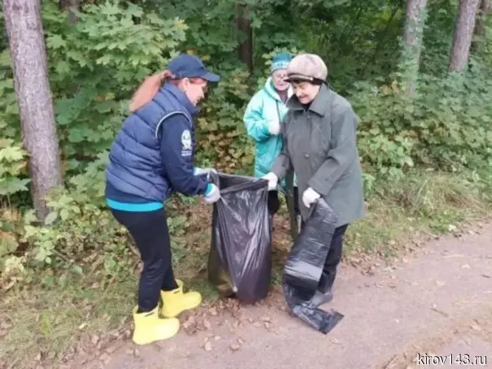В Кирове начались субботники в рамках подготовки к празднованию Дня города.