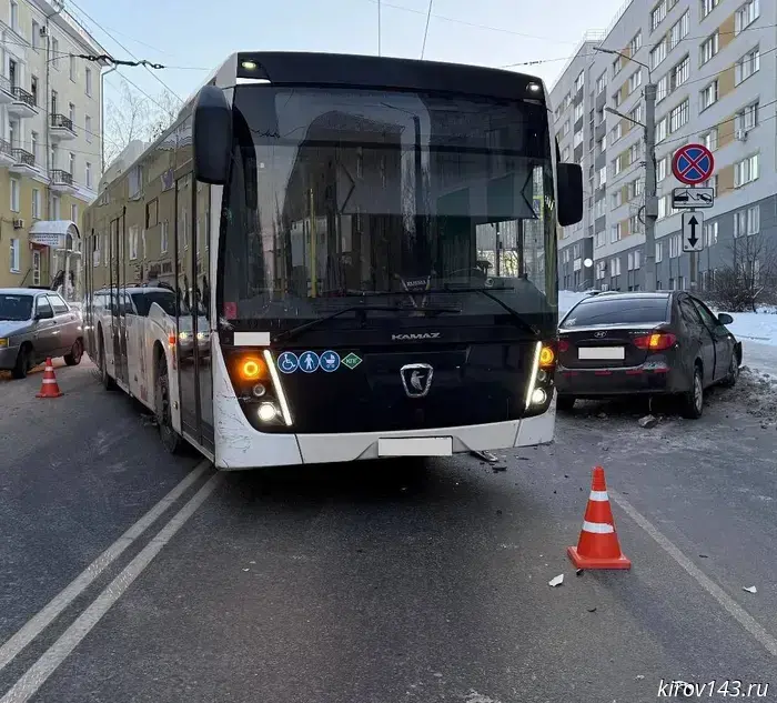 Стали известны новые детали аварии с автобусом в Кирове.