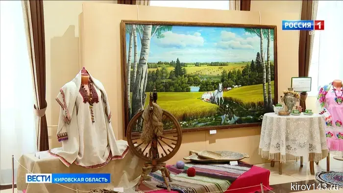 В библиотеке имени Герцена организовали выставку, посвященную марийским традициям.