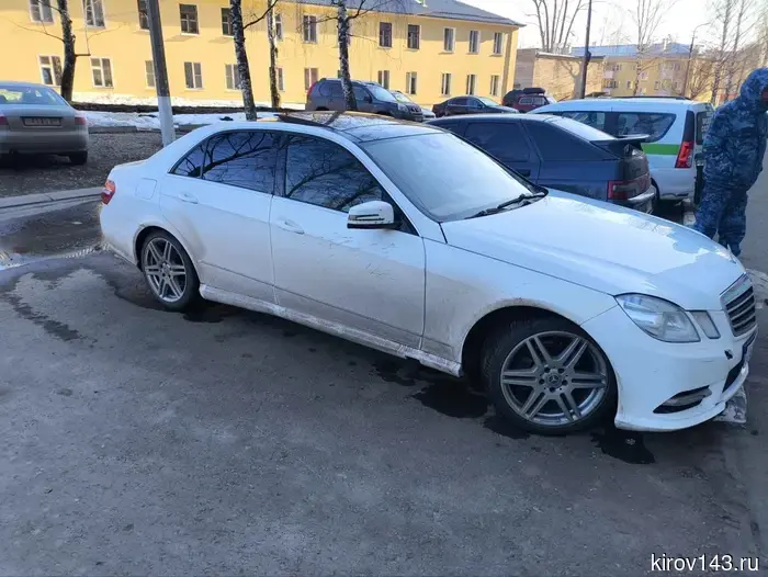 Кировчанин накапливал долги в течение трех лет и теперь рискует потерять свой «Мерседес».