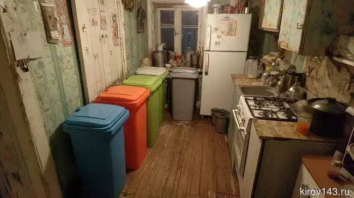 Соколов высказался в поддержку увеличения количества мусорных ведер в квартирах.