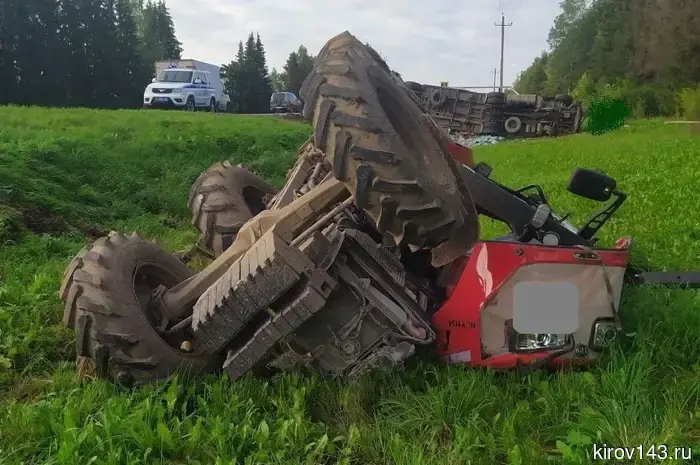 In the Kotelnichsky district, a truck and a tractor collided.