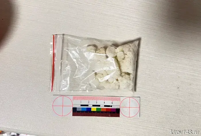 Two guys were detained in Kirov for attempting to sell drugs.