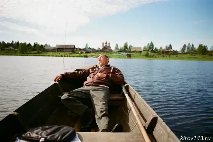 Went fishing — woke up somewhere else: a Kirov resident fell asleep in a boat and got lost.