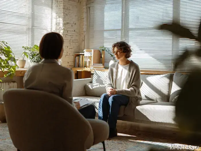 Starting in March, employed Russians will be able to be referred to a psychiatrist.