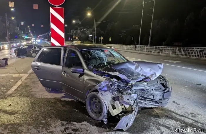 In Kirov, three "Ladas" collided, and four people were injured.