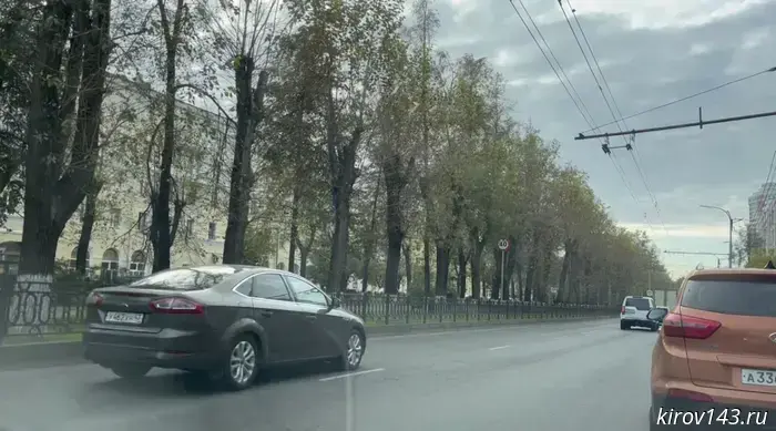В пятницу загруженность дорог составляет 3 балла.