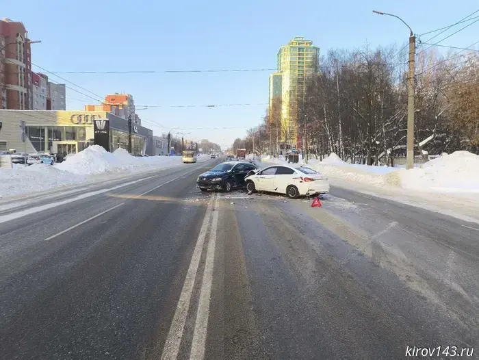 В Кирове 20-летняя пассажирка «Хендай Солярис» получила травмы в результате ДТП