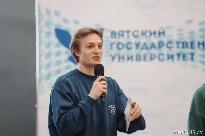 Научный стендап, организованный СНО ВятГУ, стал замечательным новогодним подарком для всех любителей интеллектуального шоу.