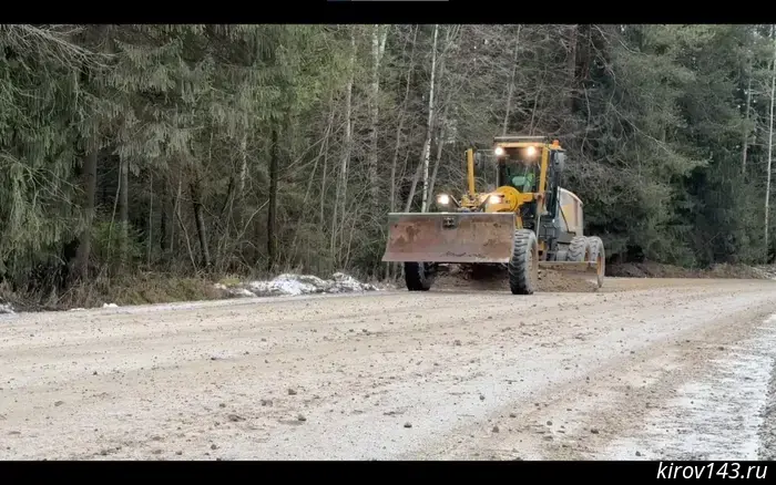 They continue to grade the road to Sidorovka despite promises to begin construction.