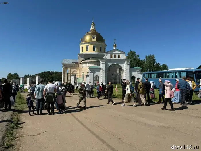 В Великорецком прошли основные мероприятия крестного хода.