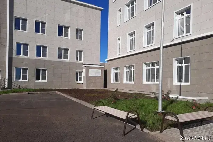 Licensing has begun for the school on Stroiteley Avenue in Kirov.