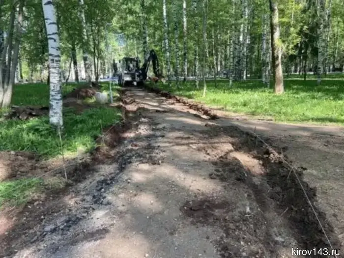 Киров украшают цветами к Дню России