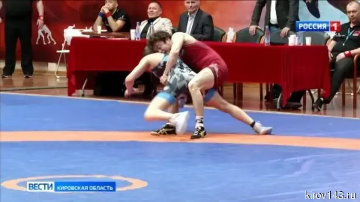 В Кирове состоялось Первенство Приволжского федерального округа по греко-римской борьбе среди юниоров до 24 лет.