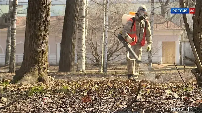 Роспотребнадзор подчеркивает важность проведения акарицидных обработок на территориях.