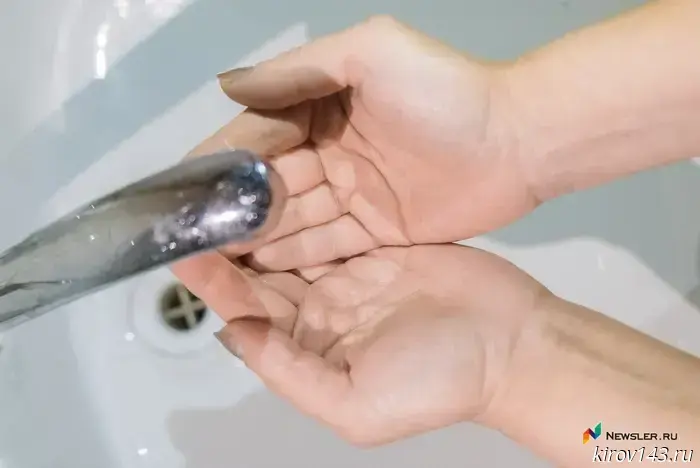 Green water may run in the houses of Kirov residents