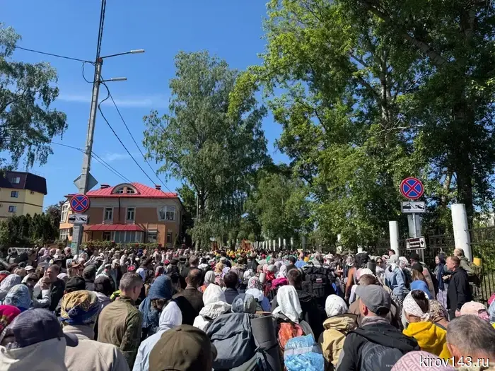 The Velikoretsky Cross Procession has started in Kirov.