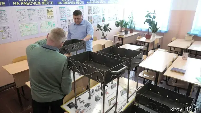 In the Kirov colonies, seamstresses and welders competed.