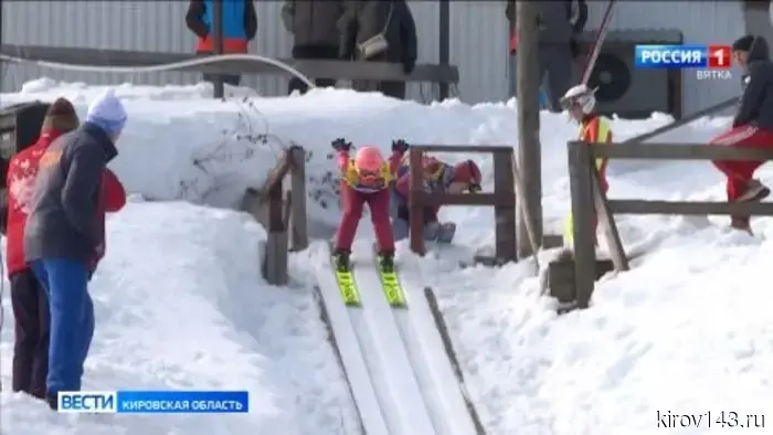 Кировские прыгуны с трамплина завершили сезон «Вятским турне»