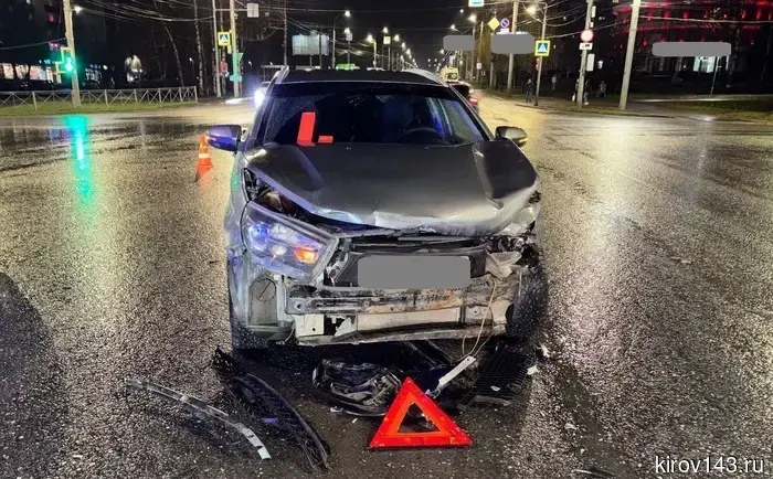В Кирове после дорожно-транспортного происшествия пострадала 8-летняя девочка на Московской улице.