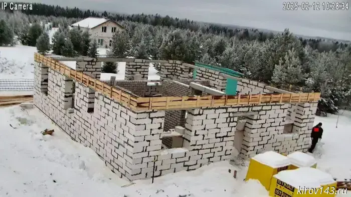 In Kirov, more than ten families with family mortgages have been left without homes — the contractor took the money and "disappeared."