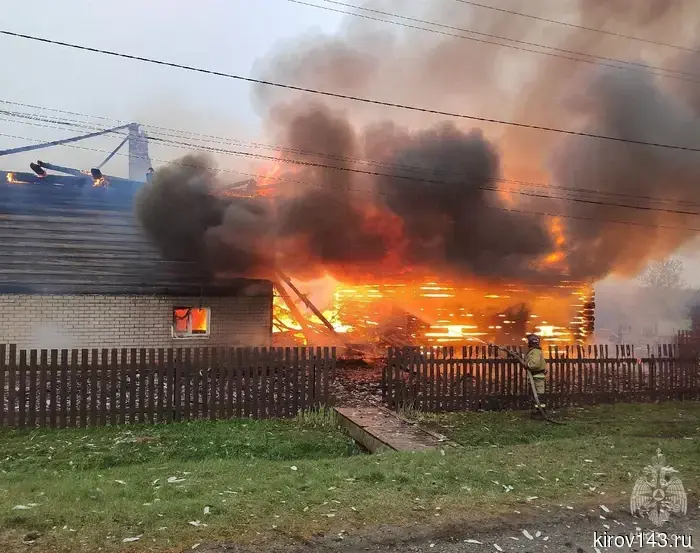 В Шабалинском районе произошел крупный пожар в частном жилом доме.