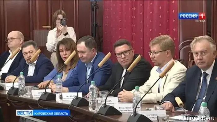 Александр Соколов и депутат Андрей Березин провели встречу с предпринимателями из Кирова.