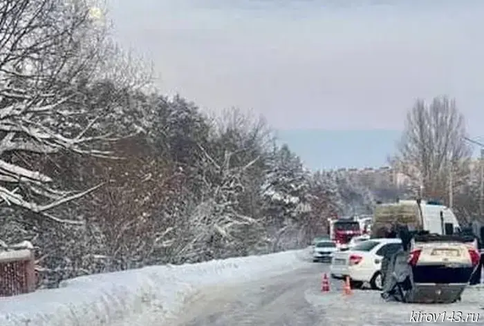 Полиция проводит проверку по случаю ДТП в Кирово-Чепецке.