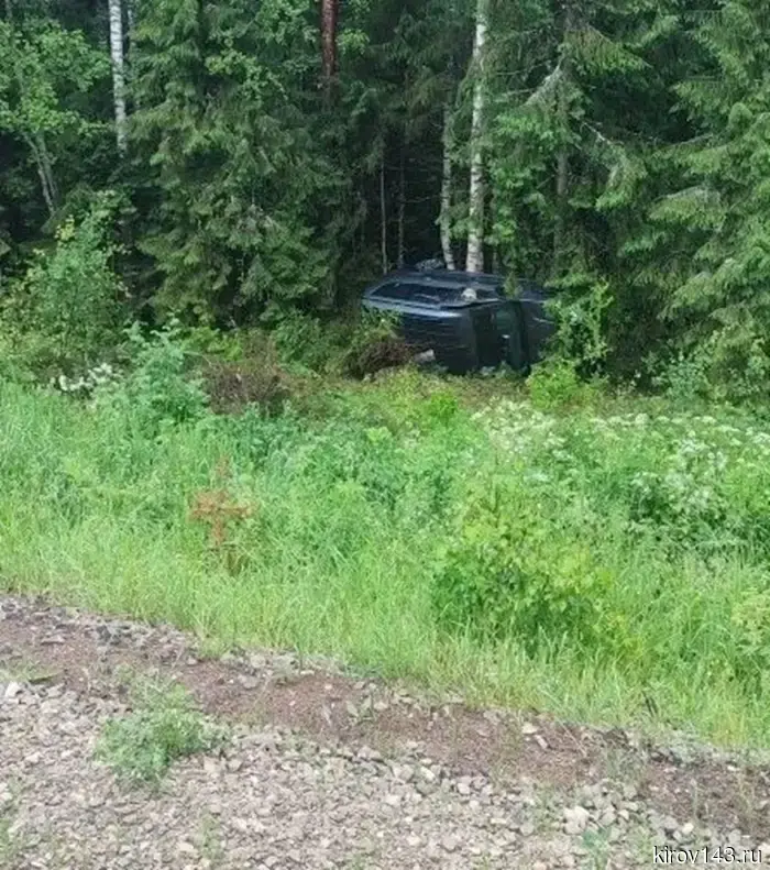 В Фаленском районе опрокинулось авто: пострадали двое