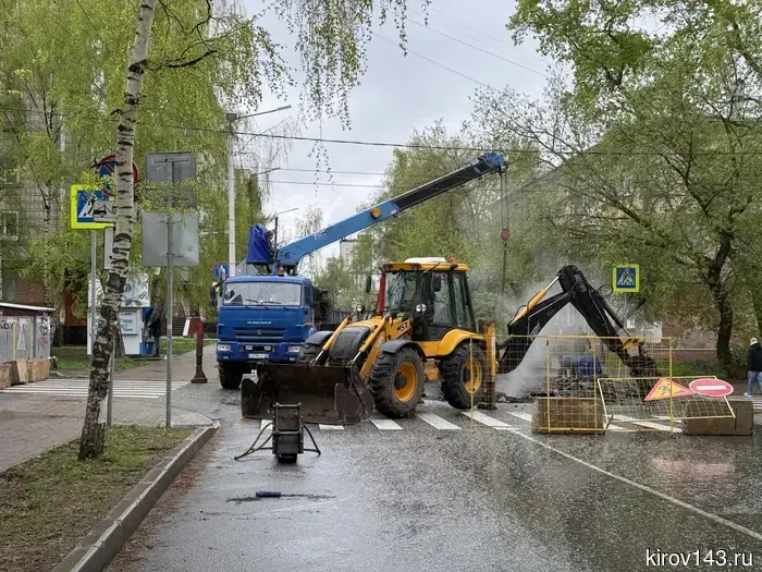 Перекресток Свободы и Пятницкой оказался закрытым для проезда.
