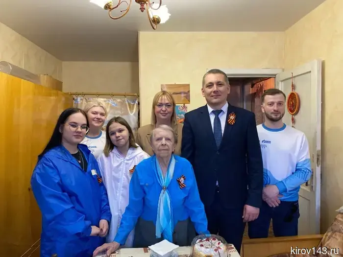 Кировские газовики поздравили тружеников тыла с Днем Победы